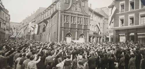 10 Marktplatz Wil Hitlergruß 500